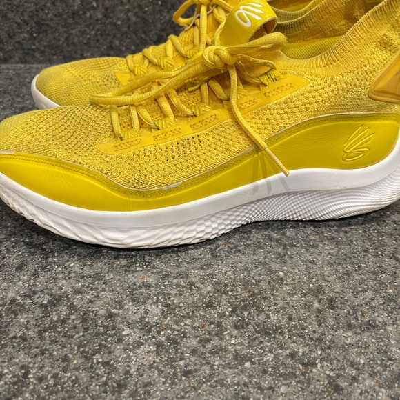 Yellow Under Armour Curry Flow 8 - like new size 10.5 - Picture 9 of 10